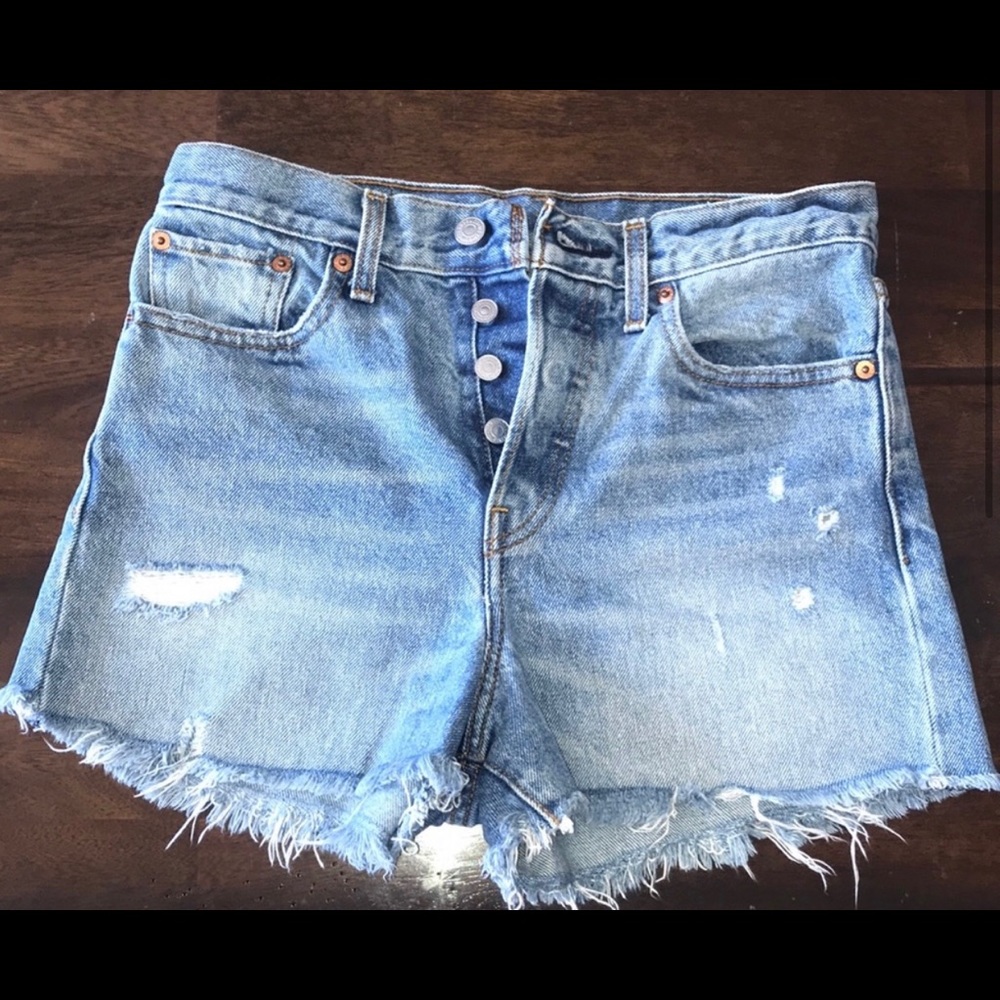 Levi’s Wedgie Shorts
